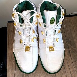 LeBron 3 SVSM Basketball Sneakers. Size 12